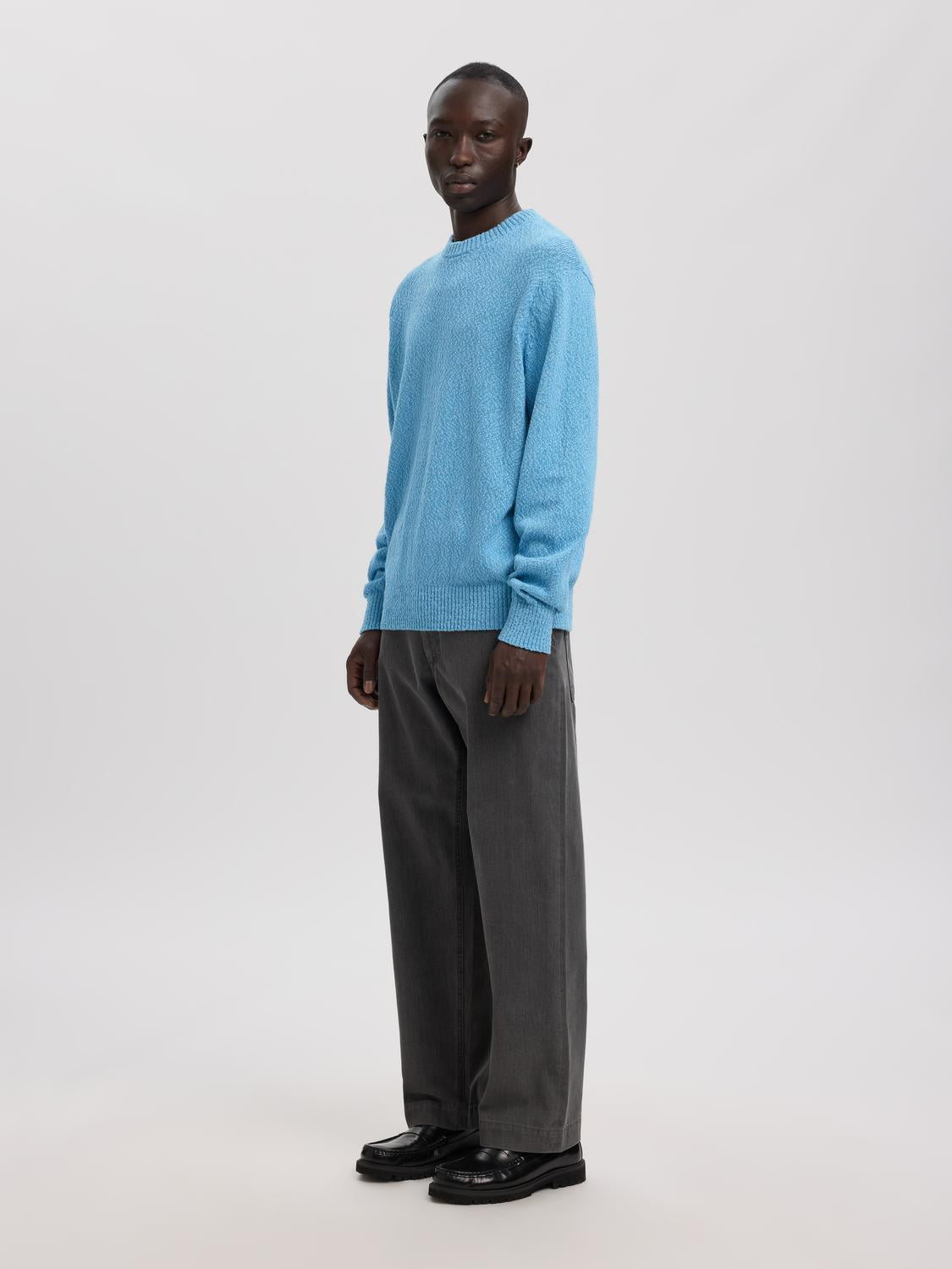 model_shot-creative
